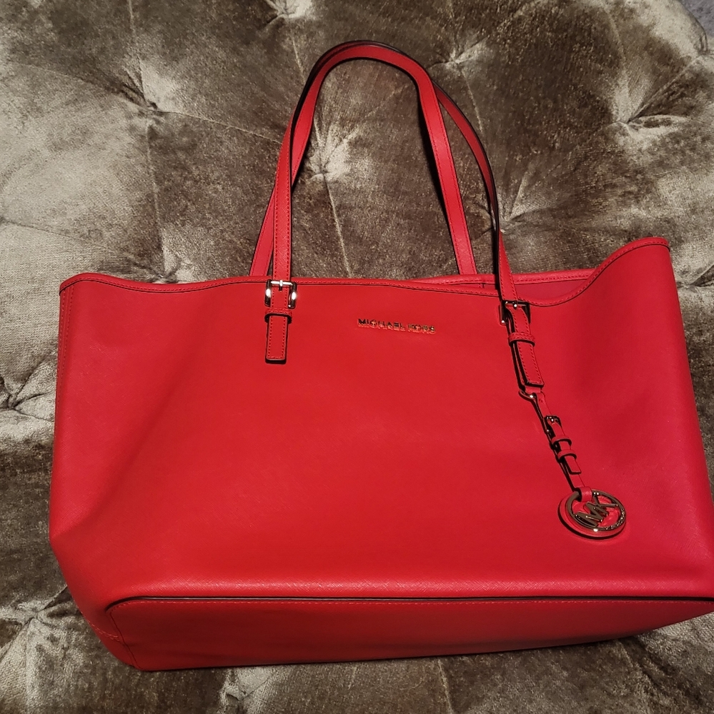NWOT Authentic Michael Kors Leather Extra Large Everyday/Overnight/Laptop Tote